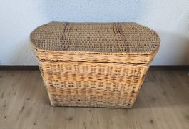 Grand corbeille de rangement multifonction en rotin.