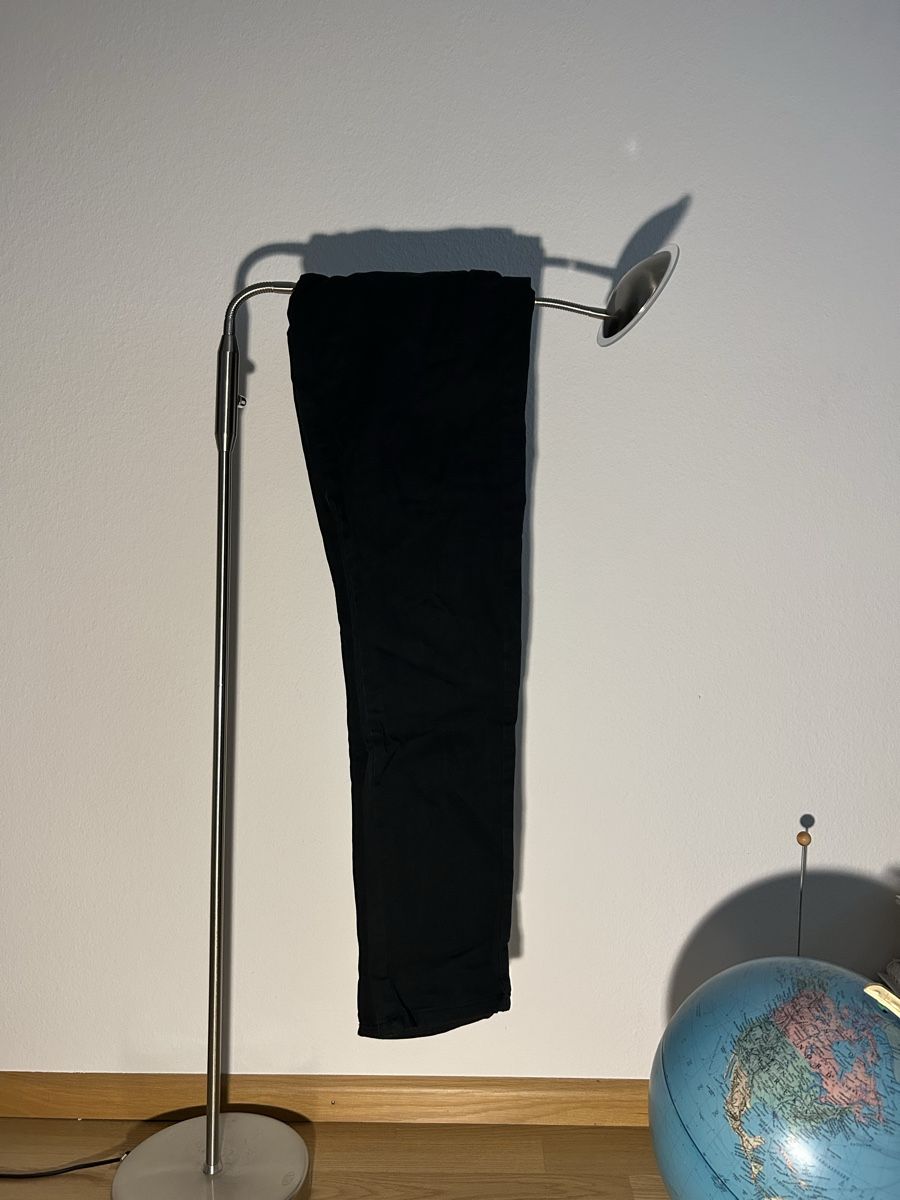 Pantaloni: Schwarze Chino Slim Fit – Usato da Reinach BL venduto da the_9lwh