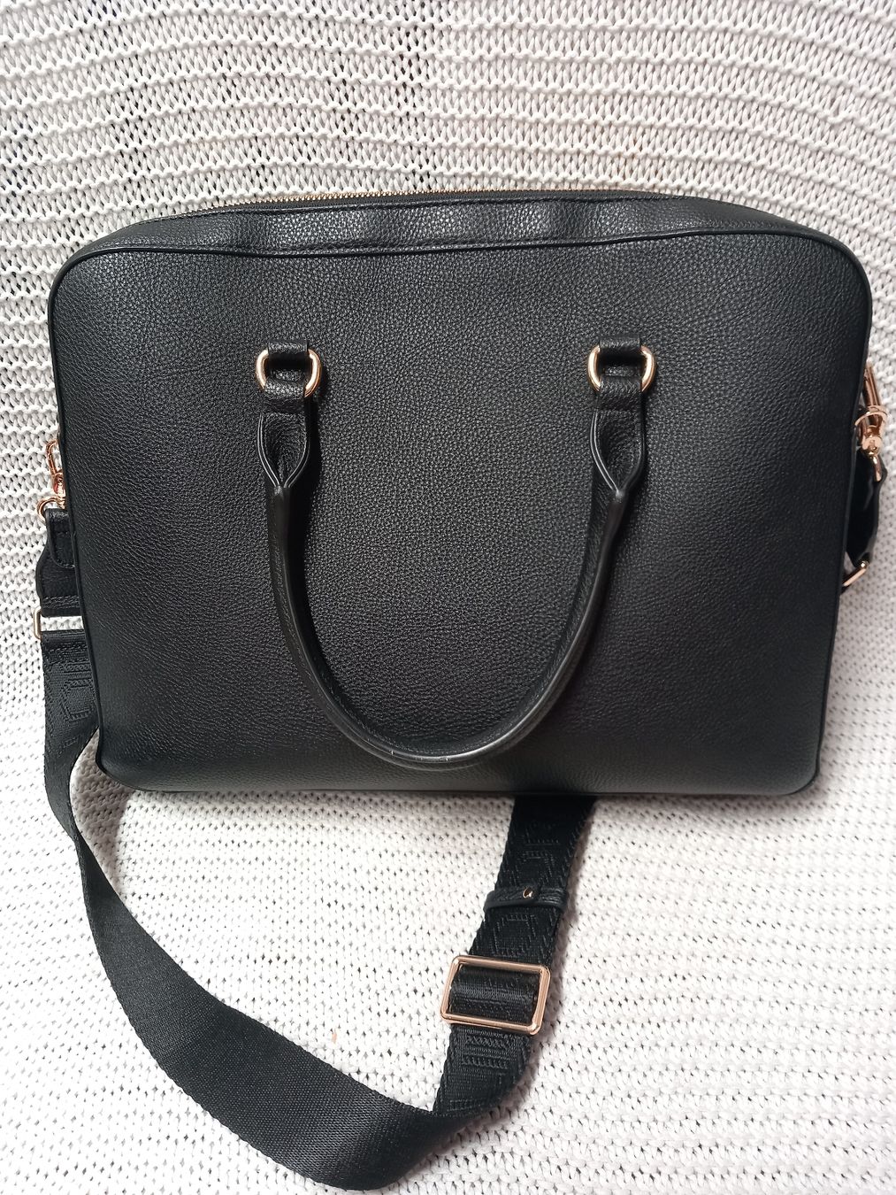 Liu Jo Borse da donna: LIU JO Handtasche schwarz Neuwertig – Nuovo (secondo la descrizione) da Gwatt (Thun) venduto da umwelt-brocki 1