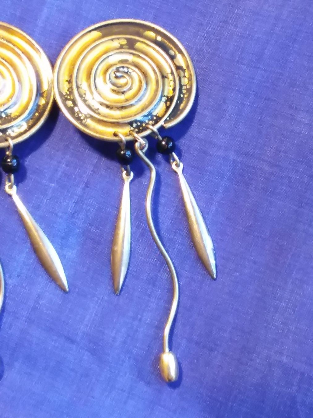 Orecchini pendenti & Orecchini a lobo: Art Déco Gold-Schwarze Ohrclips, ca 1930 – Usato da Zürich venduto da gutsan 4
