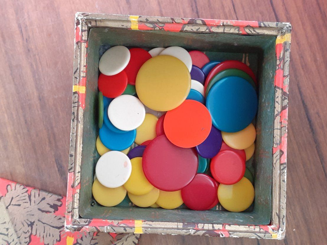 Spiele: Spielsteine Vintage mit Schachtel – Gebraucht aus Mörschwil von lindaswunderkiste 5