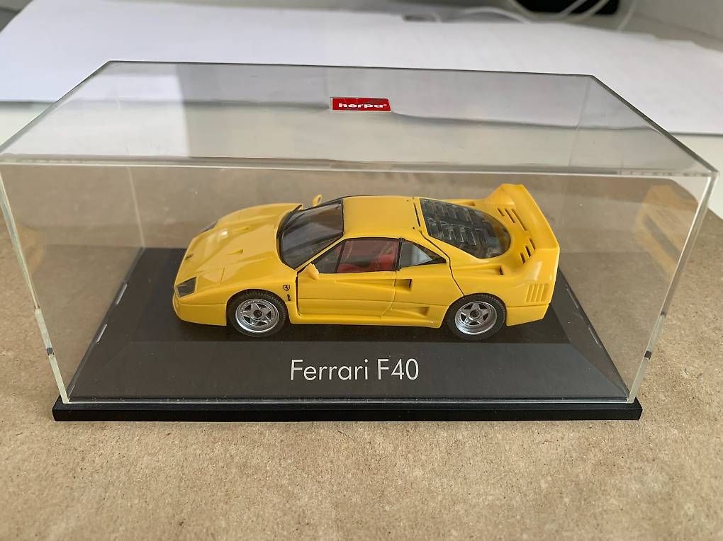 Modellautos: Herpa 1:43 High Tech Modelle Ferrari F40  – Gebraucht aus Bonstetten von Guten 1