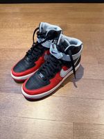 Top Nike Air Force 1 High Top Sneaker Rot Schwarz Weiss 44