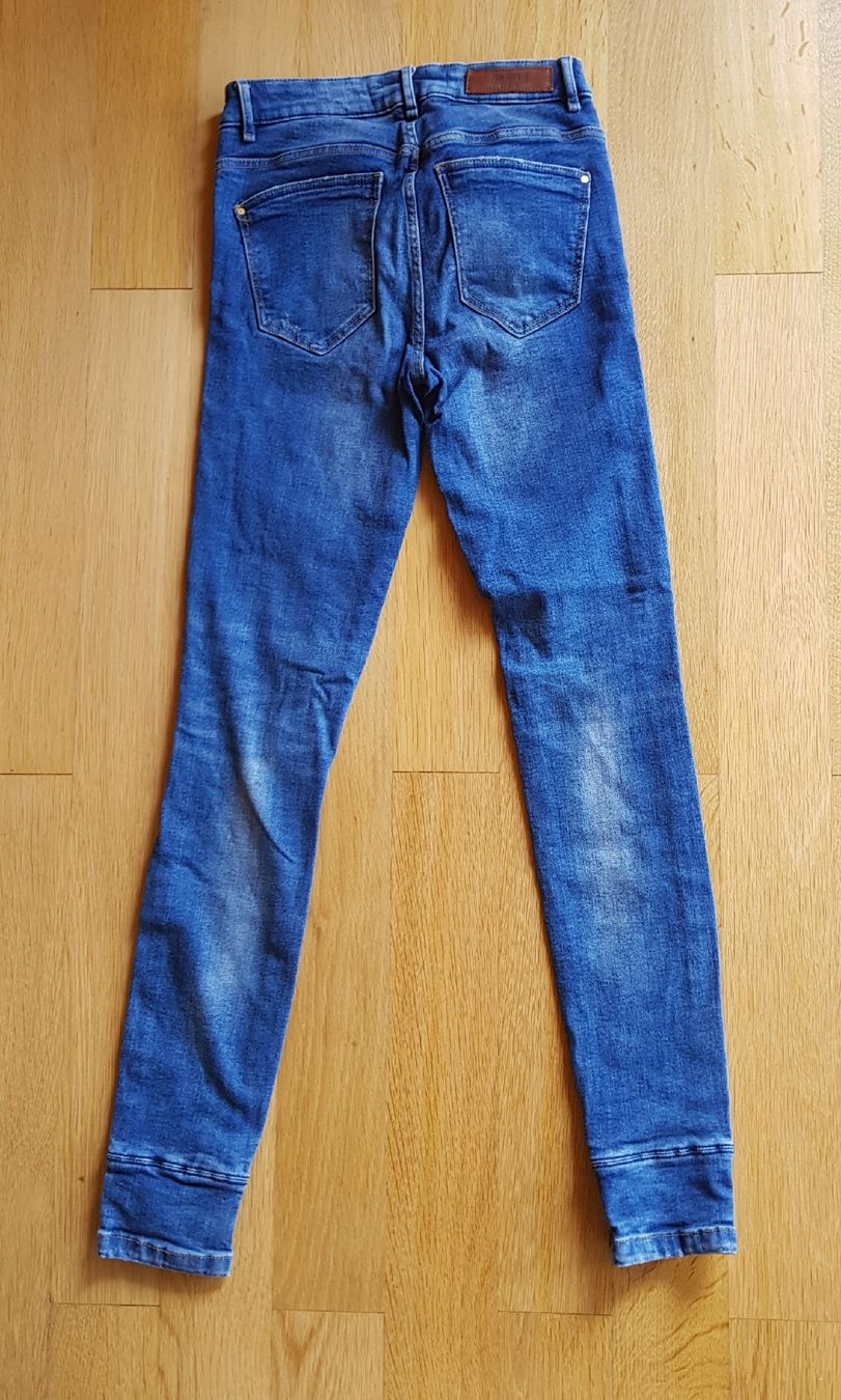 Zara Jeans: Zara Jeans blau, Grösse EUR 34 – Usato da Erlenbach ZH venduto da wem_6f9c 1