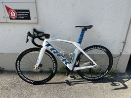 Trek Madone Rennrad Factory Racing weiss blau carbon
