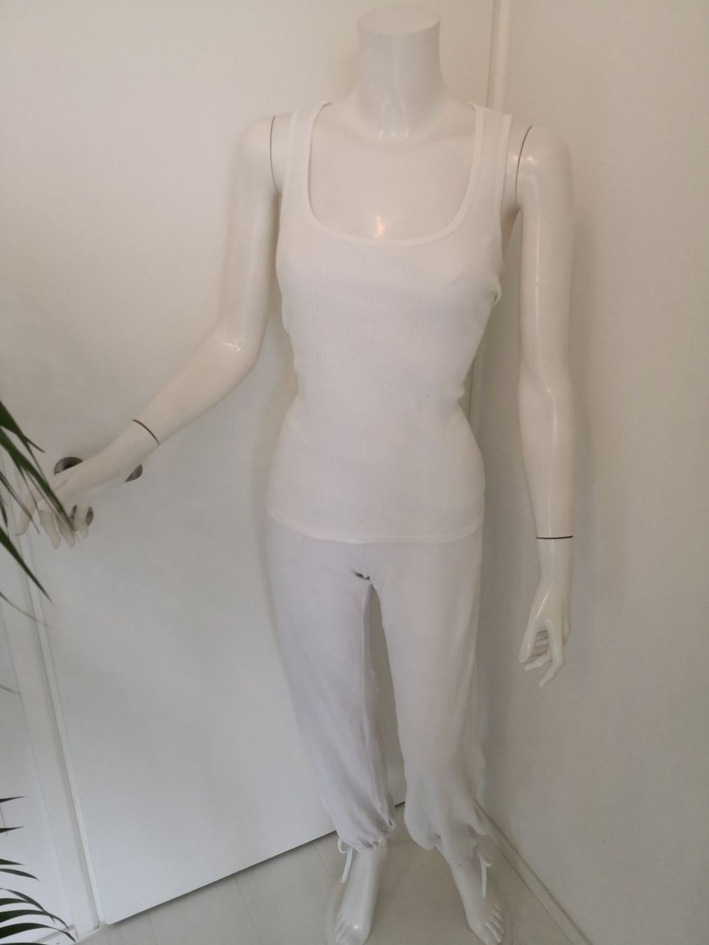 Mango Negligees & Pigiami: 🤩MANGO & H&M PYJAMA WEISS GERILLT – Usato da Olten venduto da Naja-Twins-Twins 2