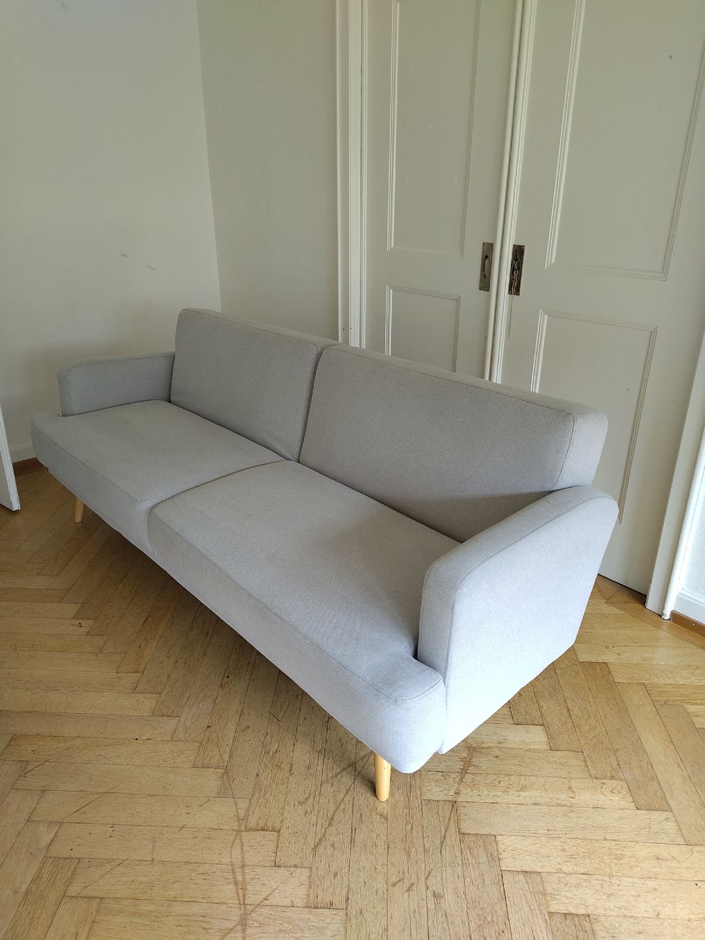 Maisons du monde Divani: Hell Graues Bett-Sofa – Usato da Zürich venduto da nkrbhl 2