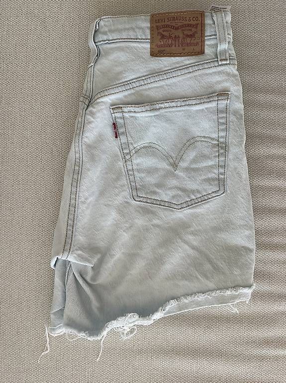 Jeans: Levi's Shorts – Usato da Waldkirch venduto da grabli 2