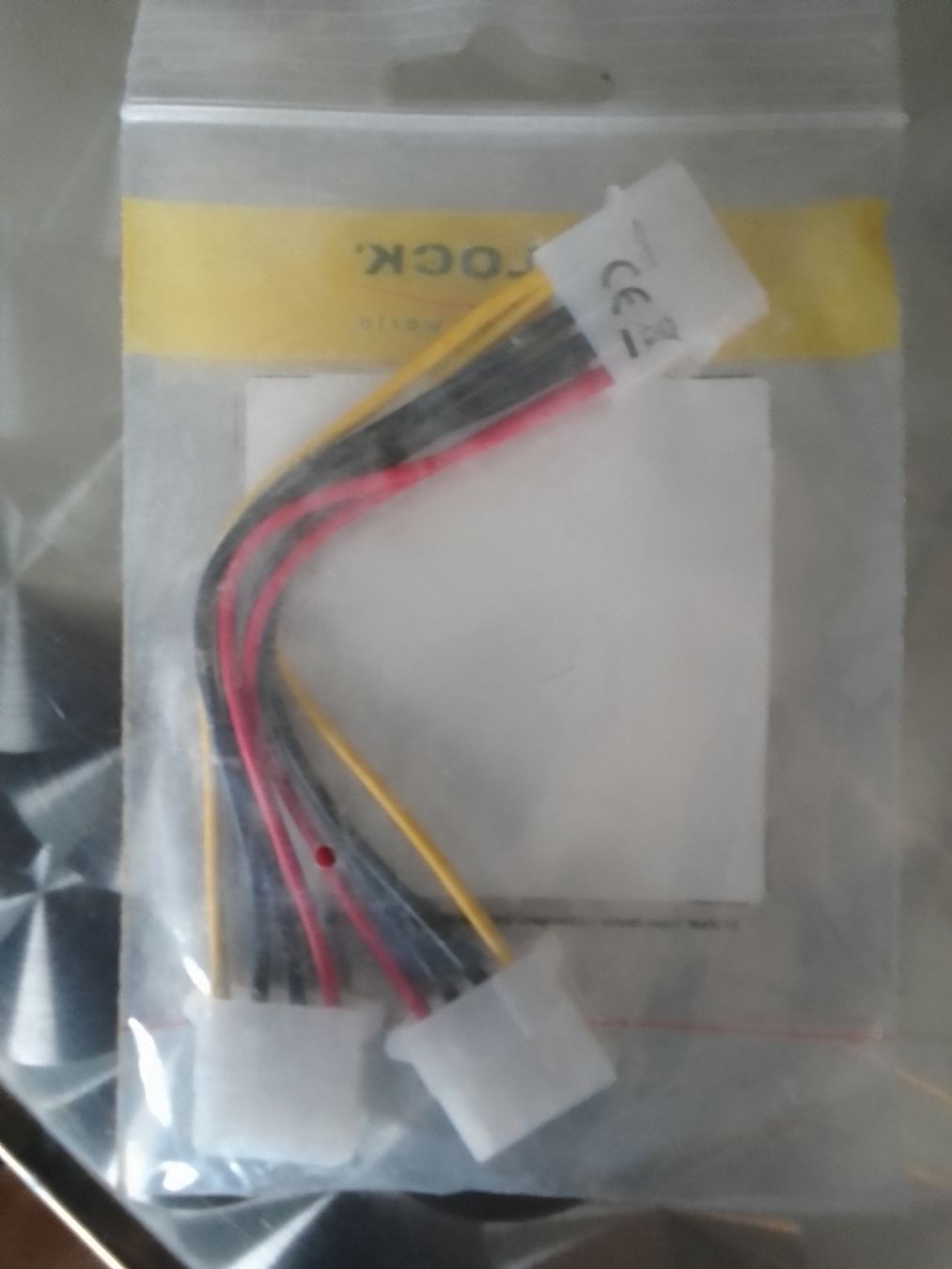Cavi: 7 x Molex Power Y-Kabel DeLock Neu – Nuovo e nell'imballaggio originale da Ebmatingen venduto da swiss.canadian 2