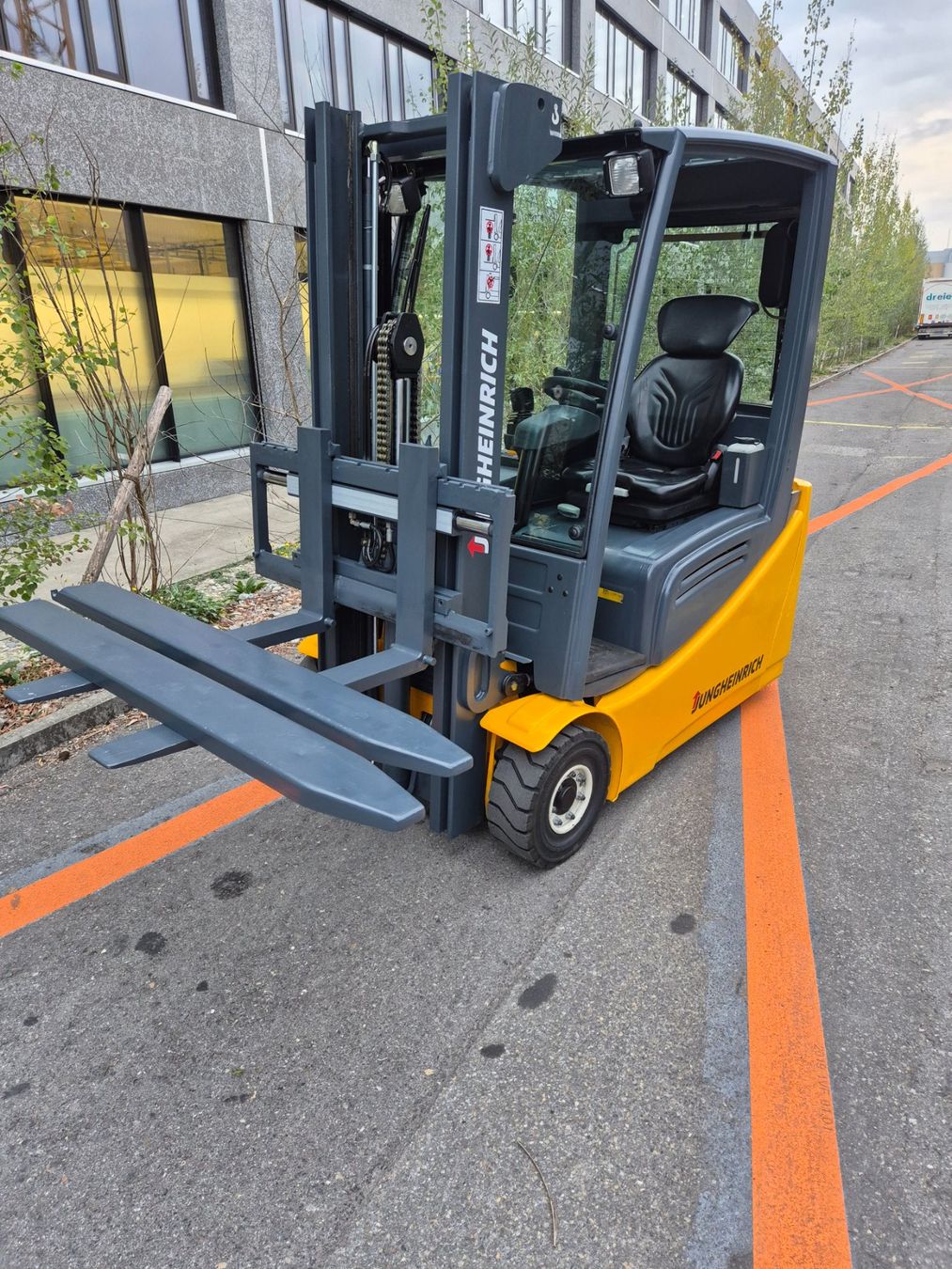 Jungheinrich Gabelstapler & Hubwagen: Stapler Jungheinrich EFG-216 – Gebraucht aus Aarau von LM-Handel