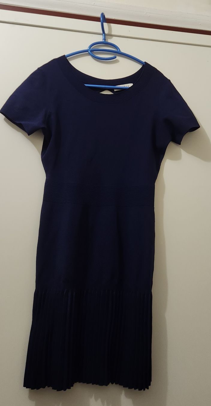 Sandro Kleider: Robe Sandro bleu marine taille 2  – Gebraucht aus Niedergösgen von Eva2410