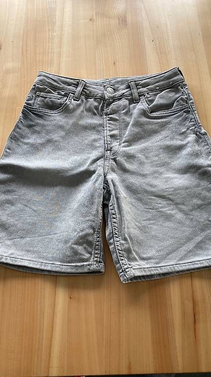 Jeans: Shorts Jeans grau neuwertig  – Gebraucht aus Frauenkappelen von ann_65rk 4