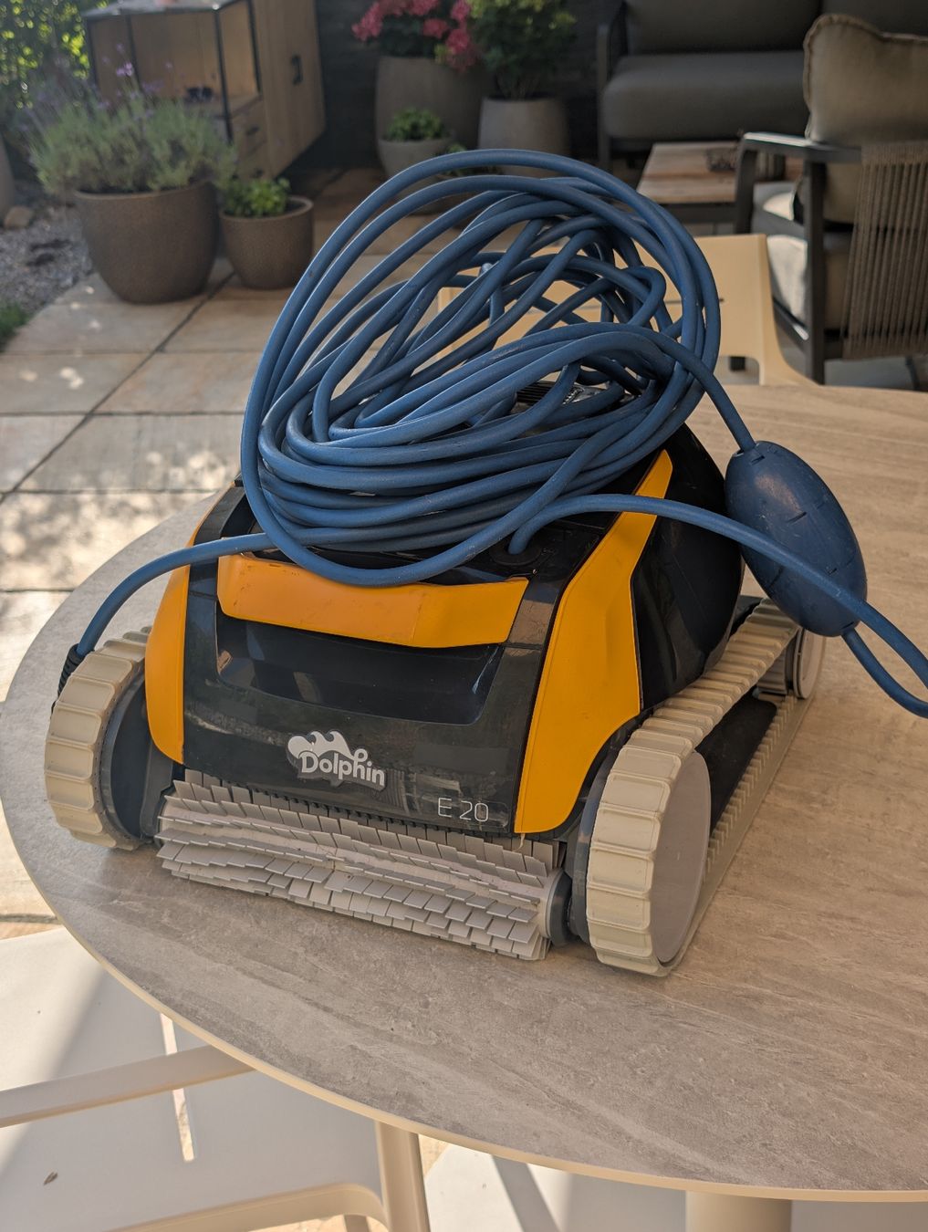 Dolphin Accessori per Piscine: Dolphin E20 Poolroboter ohne Steuereinheit – Usato da Root venduto da Kiwi_99