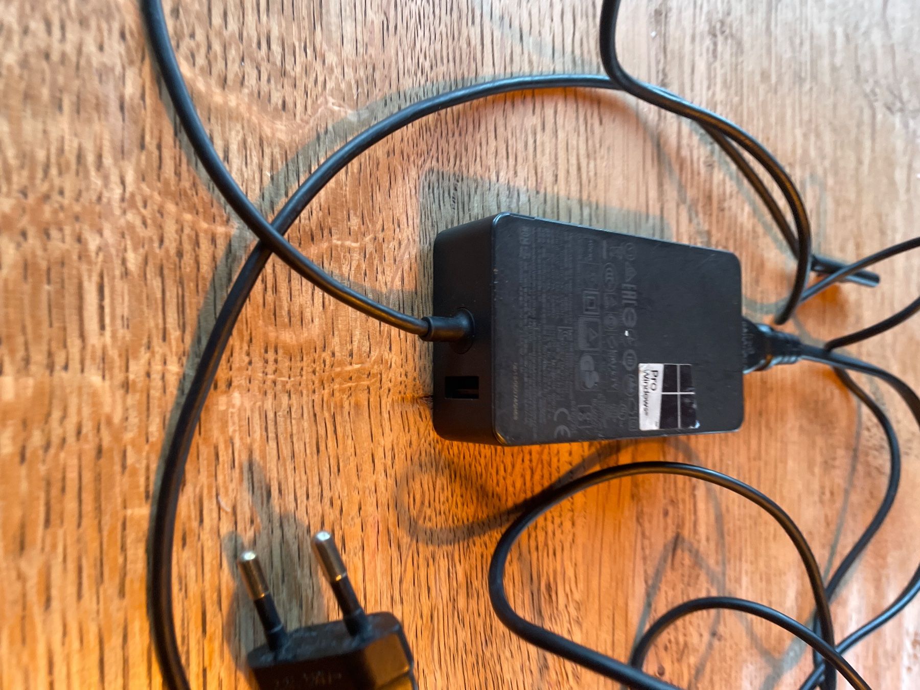 Microsoft Caricabatterie: Microsoft Surface Netzteil / Ladekabel – Usato da Steinach venduto da angec1 1