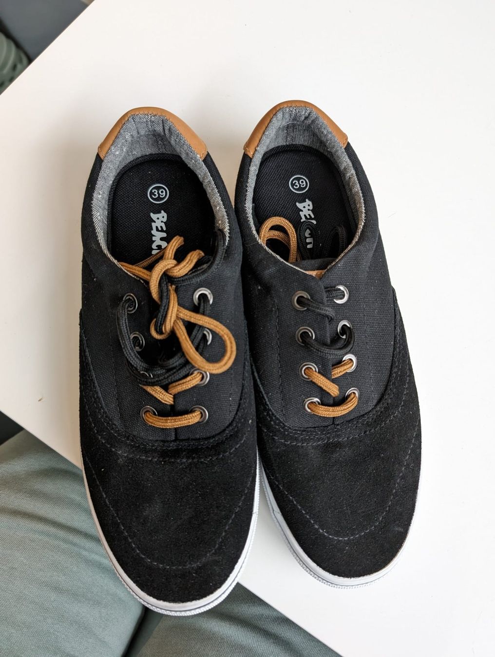 Scarpe da uomo: Ein Halbschuh von Beach Mountain, Gr. 39 – Nuovo (secondo la descrizione) da Zweisimmen venduto da Mousie
