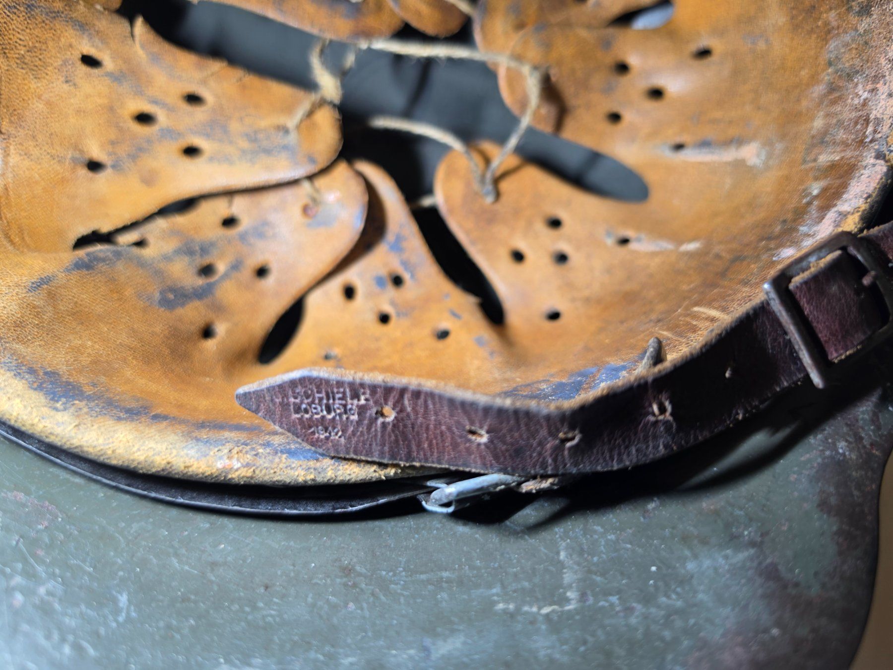 Uniformi: M42 Stahlhelm der Wehrmacht – Usato da Chur venduto da Ghostwulf 7