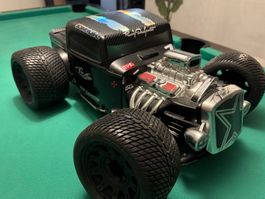 RC Buggy 1:8 mit 6s Akku