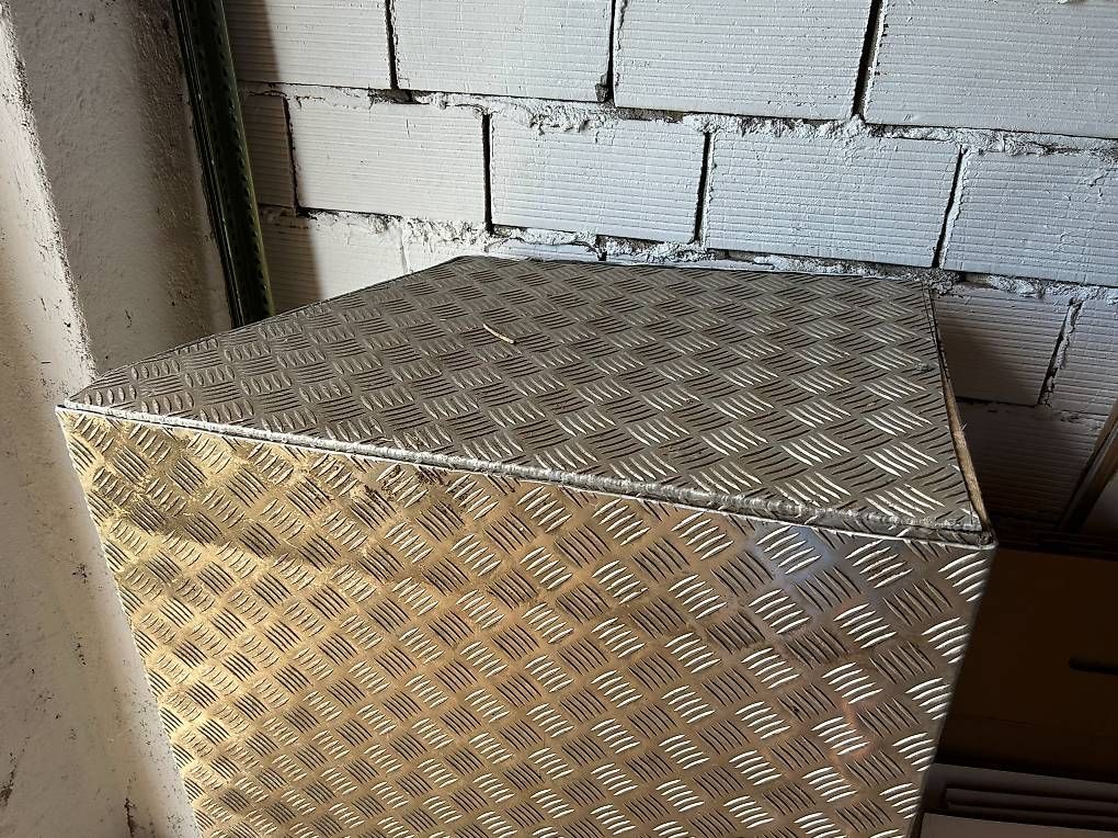 Alle Werkzeuge: Caisson en aluminium pour pick-up  – Gebraucht aus Orbe von Bdaniela 2
