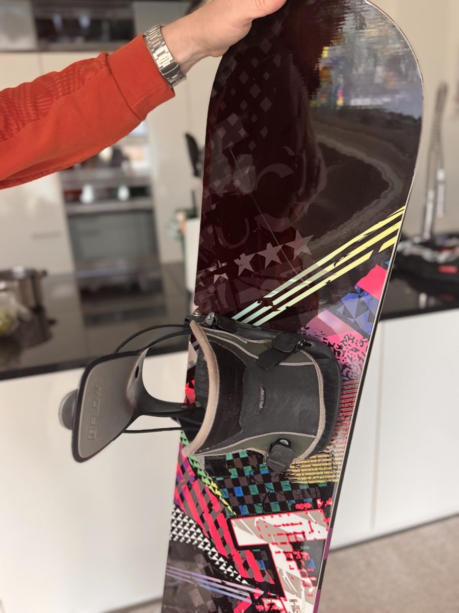 Head Board: Head Snowboard mit Flow Bindung, ideales Winterspassgerät! – Usato da Goldau venduto da mira221 6