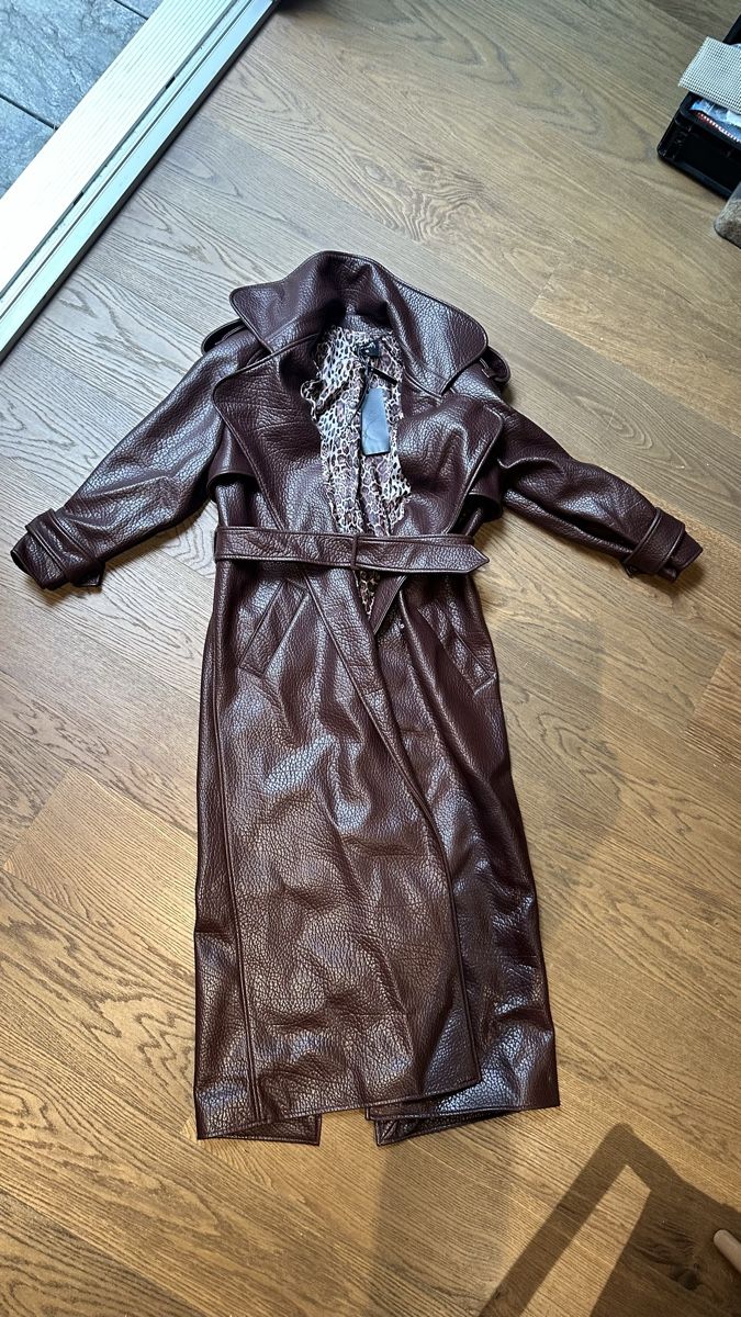 Cappotti: KAOA Mantel - BROWN GABARDINE WITH TEXTURE – Nuovo e nell'imballaggio originale da Bern venduto da ishan128 4