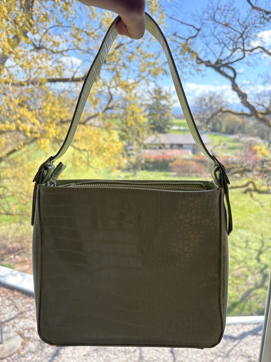 Borse da donna: Sac Bershka vert – Nuovo (secondo la descrizione) da Vésenaz venduto da gau_v6pf 1