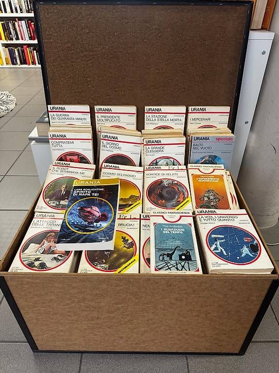 Riviste & Magazine: Collana Urania (vari numeri) – Usato da Bellinzona venduto da LibreriaBellinzonese