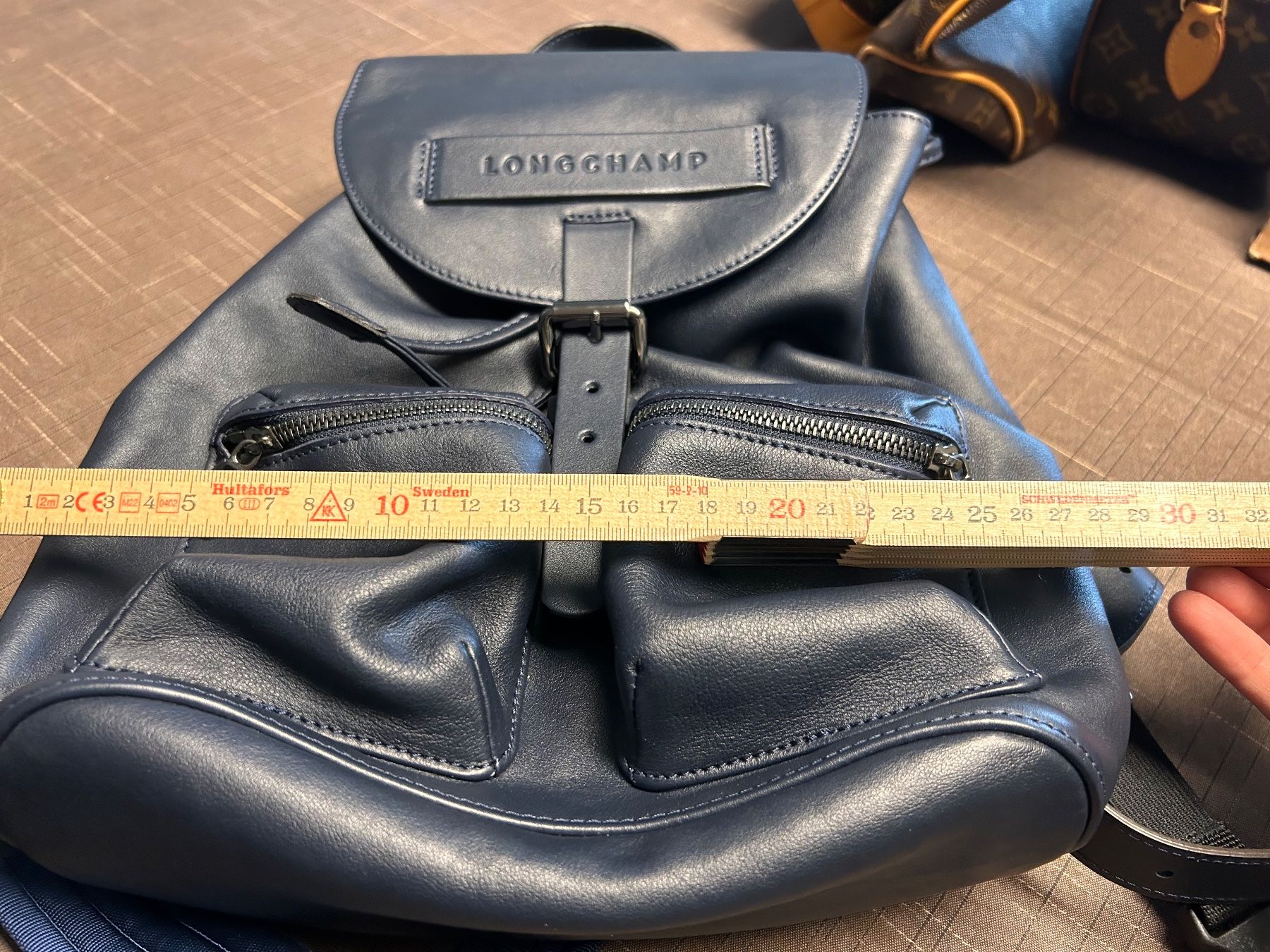 Longchamp Zaini: Longchamp Rucksack in dunkelblauem Leder – Nuovo (secondo la descrizione) da Trin venduto da kreadiva 3