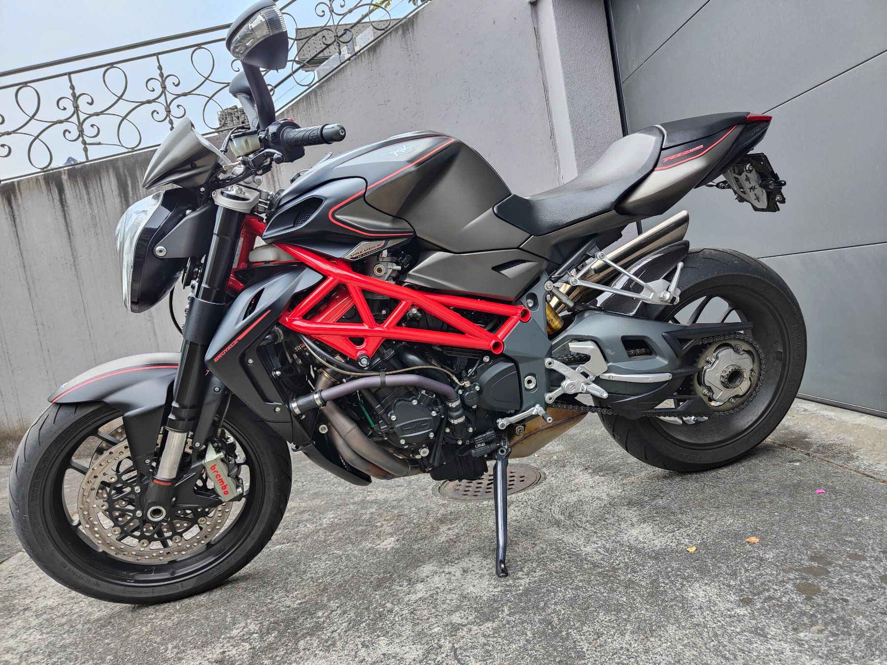 MV Agusta Strada: MV Agusta Brutale 1090RR, Jg. 2012 – Usato da Oberurnen venduto da Soola 1