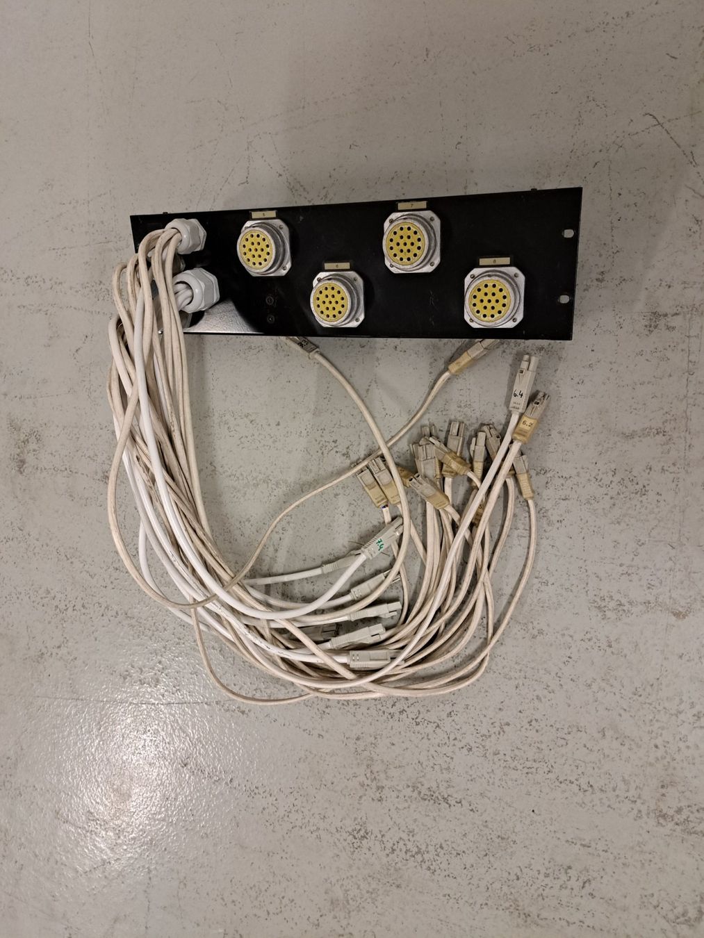 Alimentazione elettrica: Patchfeld 3 HE Socapex auf Wieland – Usato da Embrach venduto da lichttechnik 1