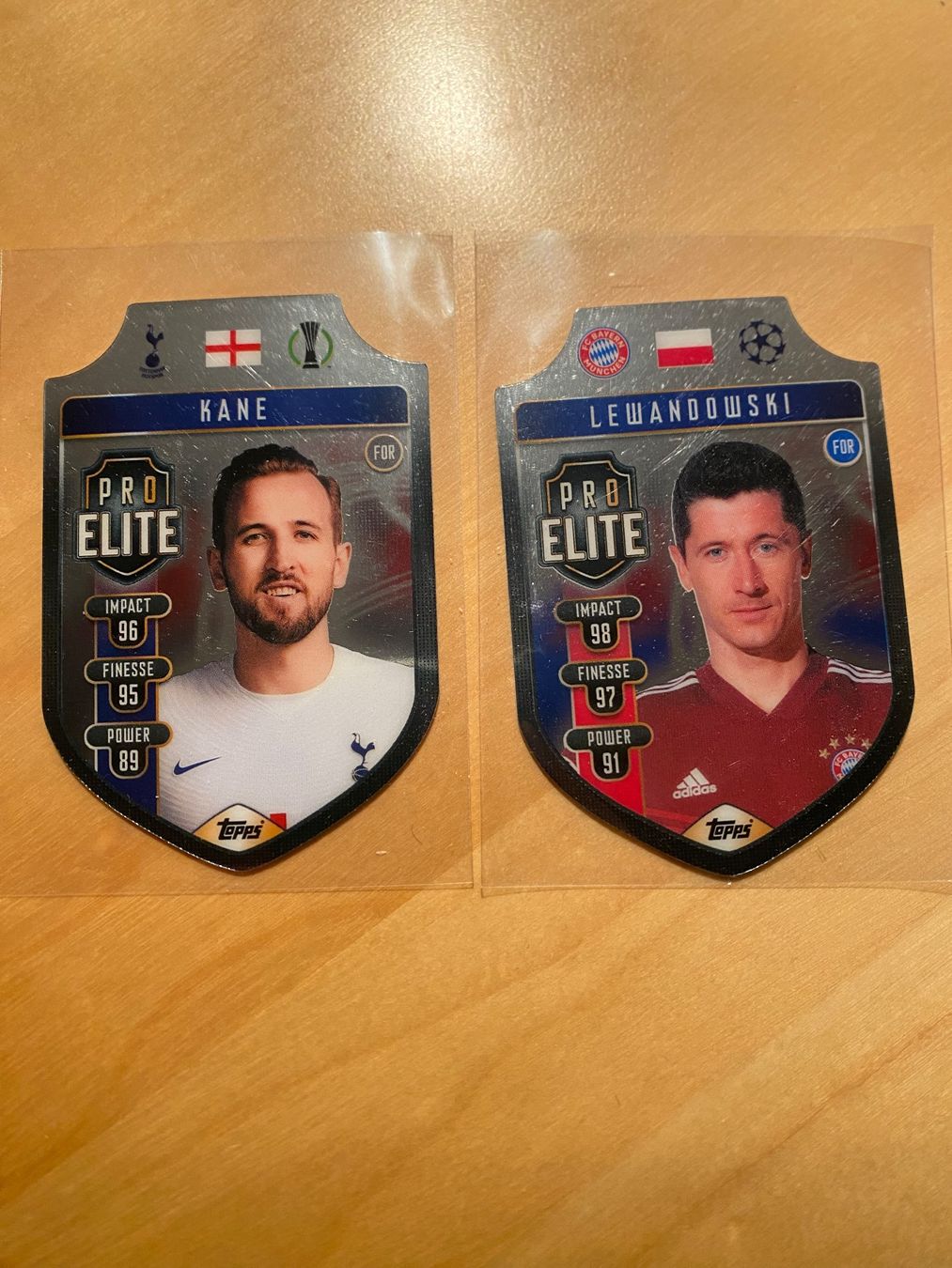 Topps Carte collezionabili: Topps Match Attax Pro Elite Schild: Kane & Lewandowski – Nuovo (secondo la descrizione) da Unterlunkhofen venduto da PaniNicola