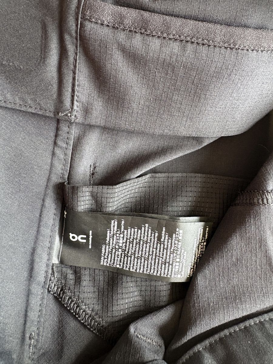 Pantaloni: ON run on clouds explorer pants – Usato da Rombach venduto da akiromay 5
