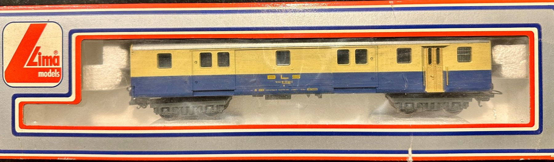 Lima Modellini di ferrovie: Lima 309338 H0 BLS Gepäckwagen – Nuovo e nell'imballaggio originale da Burgdorf venduto da Gedora 1