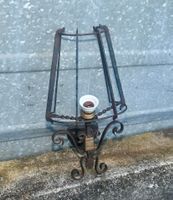 ANTIK Schmiedeisen Wandlampe m Messing/Porzellanfassung H42a