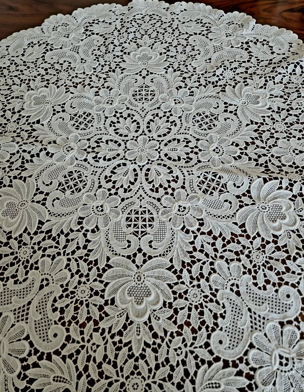 Sonstige Tischwäsche: Plauener Spitze Tischdecke  Dm 85cm – Neu (gemäss Beschreibung) aus Bern von Antikbatik 2