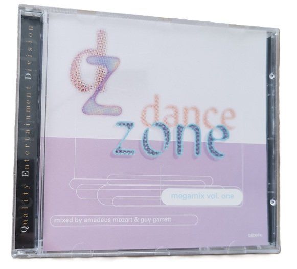 CD: Dance Zone (Megamix Vol. One)   CD – Usato da Wilen b. Wollerau venduto da morethanmusic