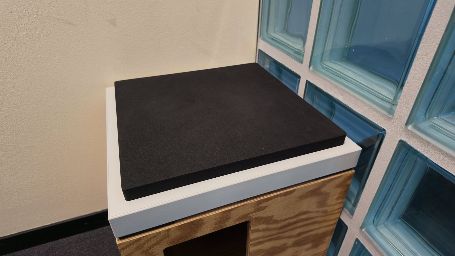 Vitra Sgabelli: Bene Pixel Pad Sitzpolster, Schwarz, 32 × 32 cm – Usato da Affoltern am Albis venduto da Zapro 1