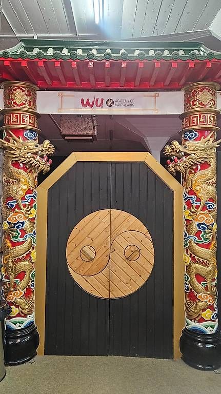 Cassapanche: Chinesisches Tor – Usato da Urdorf venduto da Samibm