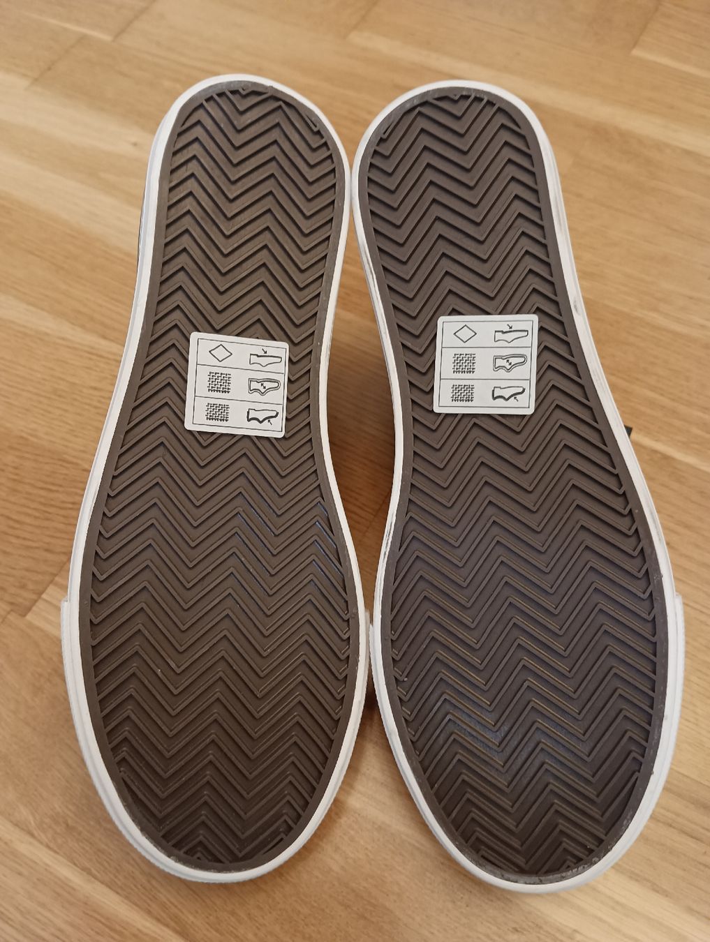 Scarpe da donna: Neue Sneaker im Converse-Style Gr. 37 – Nuovo e nell'imballaggio originale da Densbüren venduto da H-76 4
