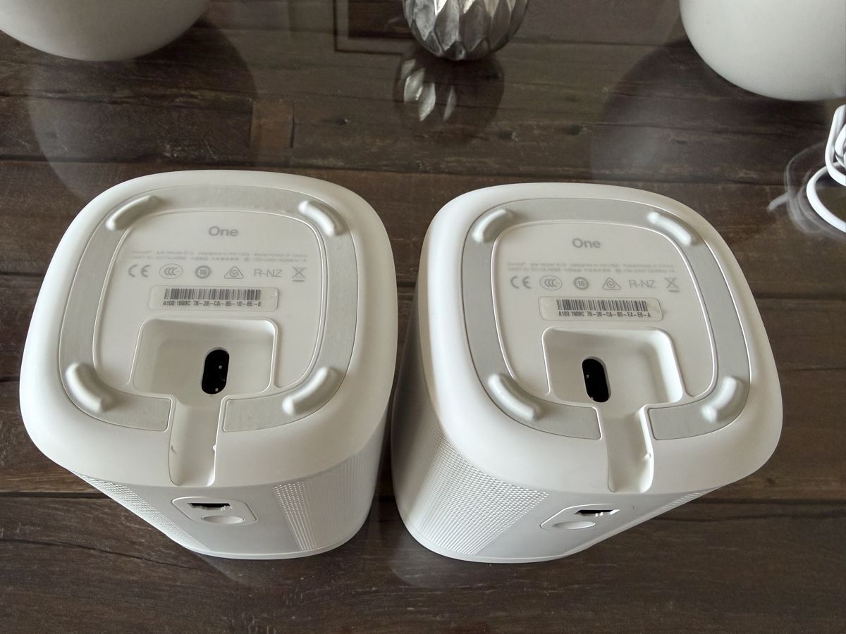 Sonos Haut-parleurs: Sonos One inkl. Flexson Wandhalter – D'occasion à Malans GR par Claudio303 2