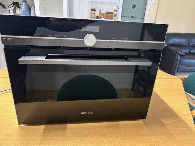 Siemens Forni: Micro-Ondes Siemens CF834AGB1 – Usato da La Chaux-de-Fonds venduto da CaritasNE