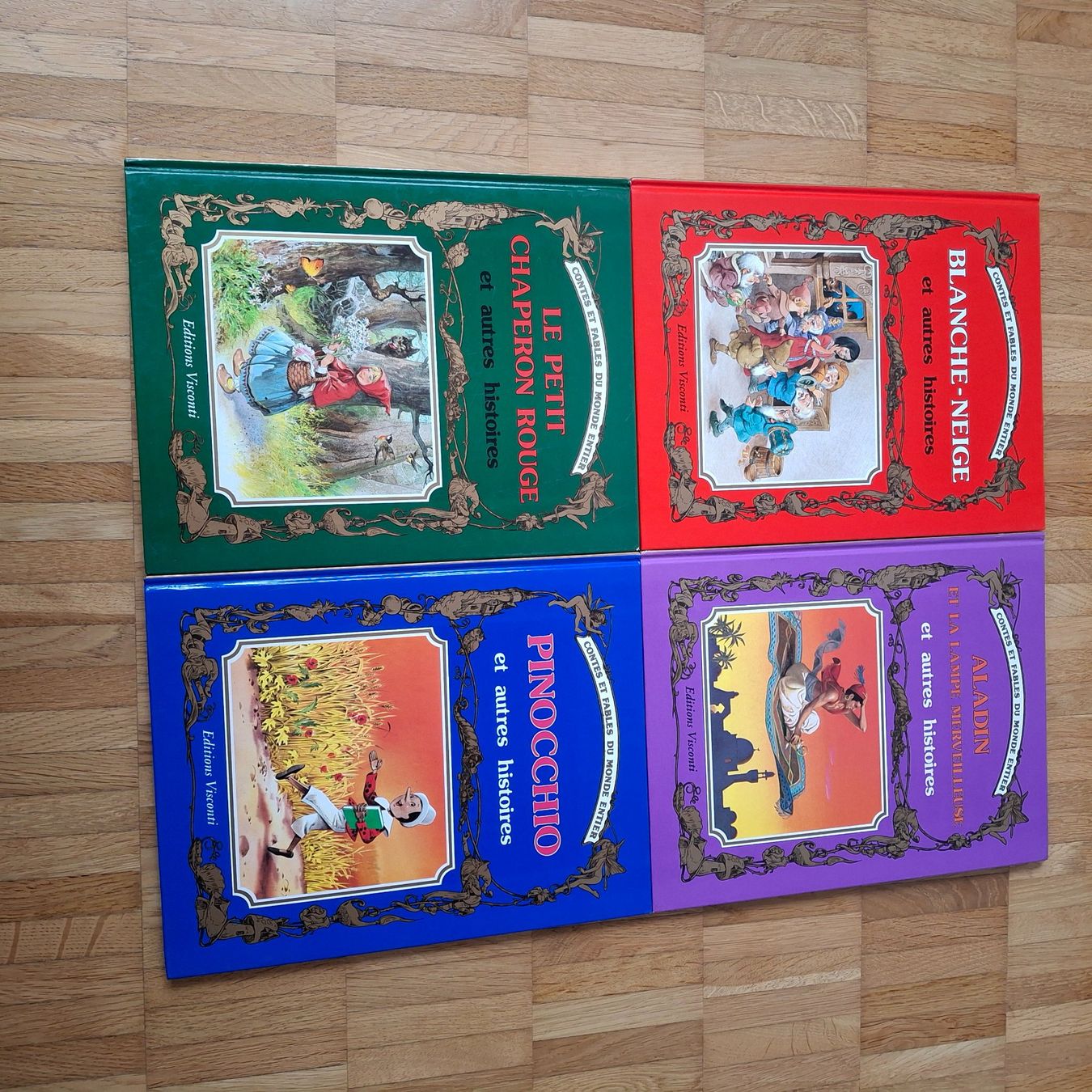 Bücher: Coffret de 4 beaux livres de contes – Gebraucht aus Meyrin von lay_6z6q 2