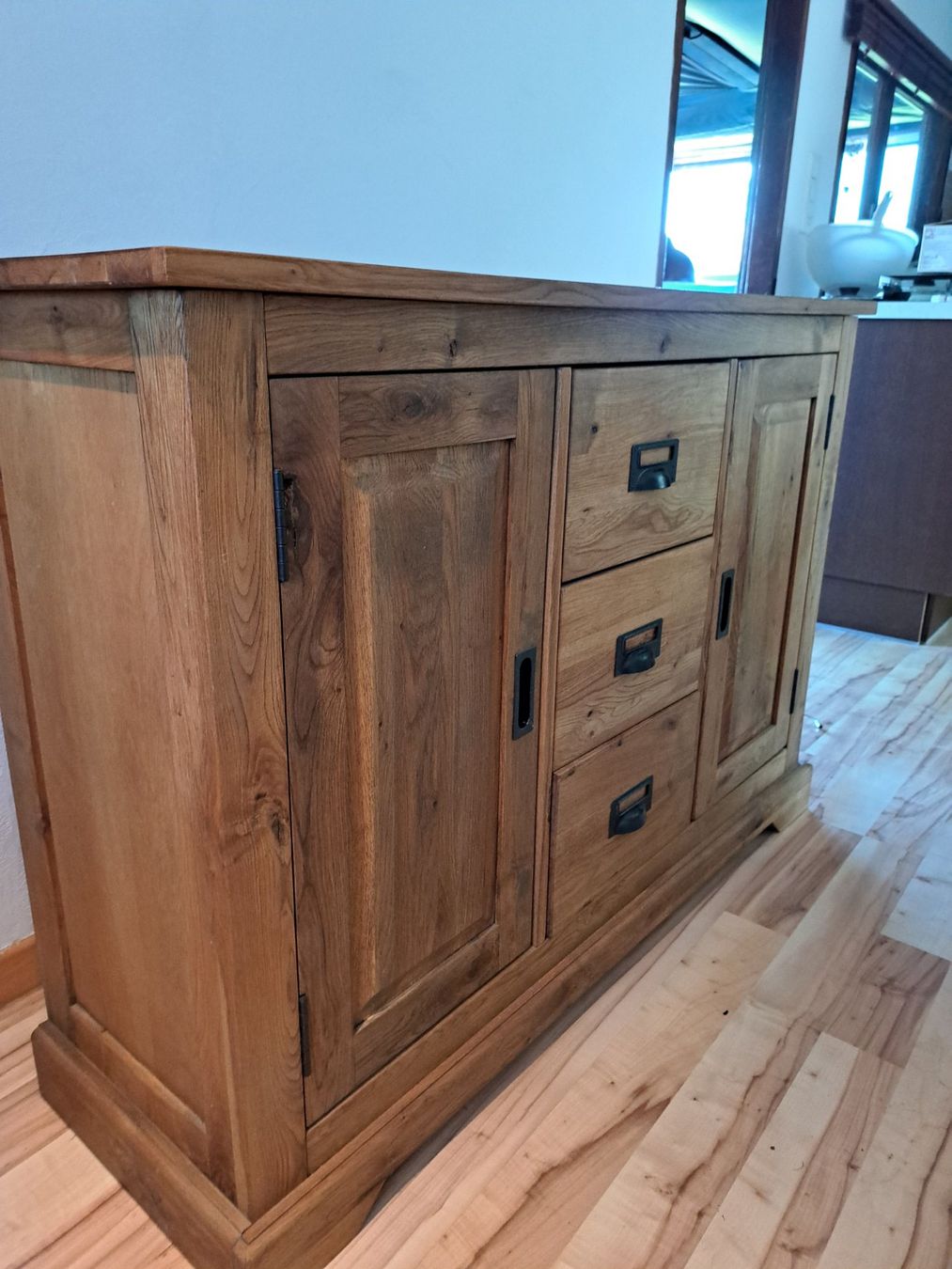 Cassettiere: Sideboard aus Eichenholz mit drei Schubladen massiv – Usato da Mühleberg venduto da bri. 1