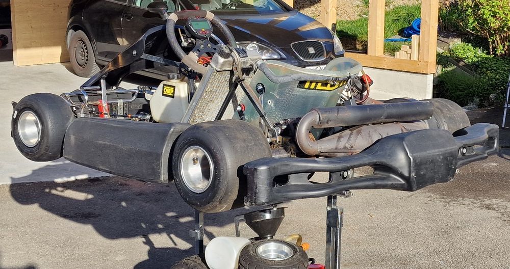 Rennkart swiss-corse 125ccm mit viel Zubehör 8