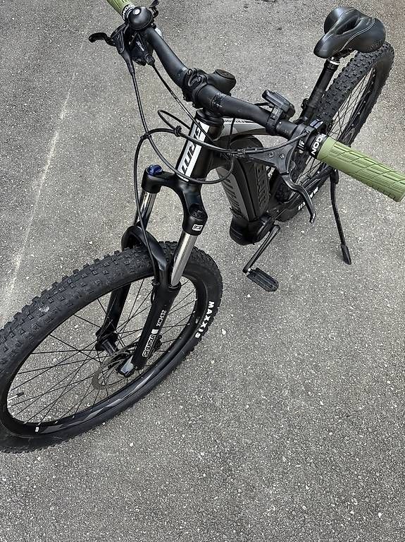 Vélos: VTT électrique GIANT  – D'occasion à Orbe par ali_6vb5 1