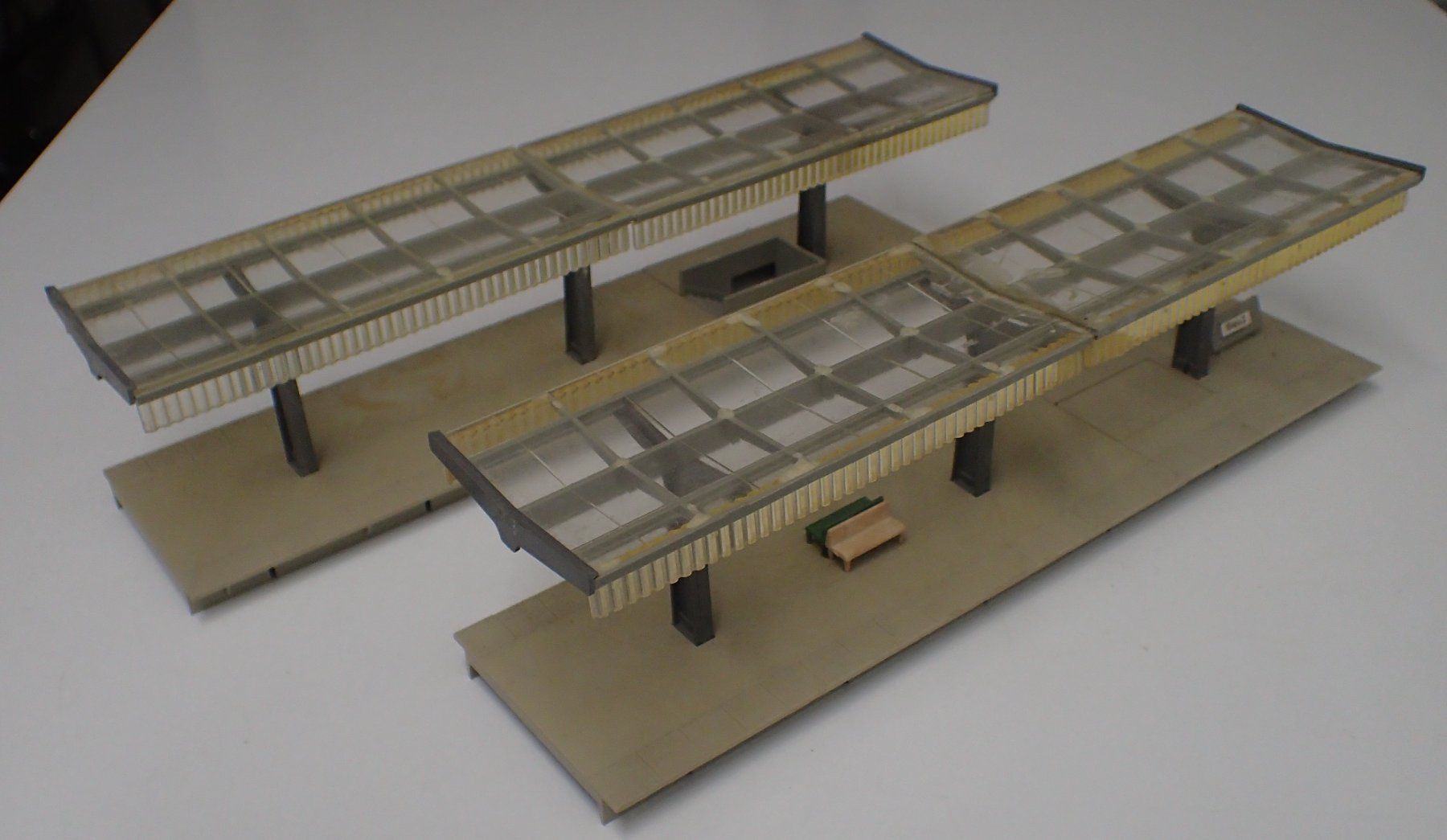 Modellini di ferrovie: H0 - 2 Bahnsteigen / 2 quais – Usato da Lausanne venduto da Biquette6 3