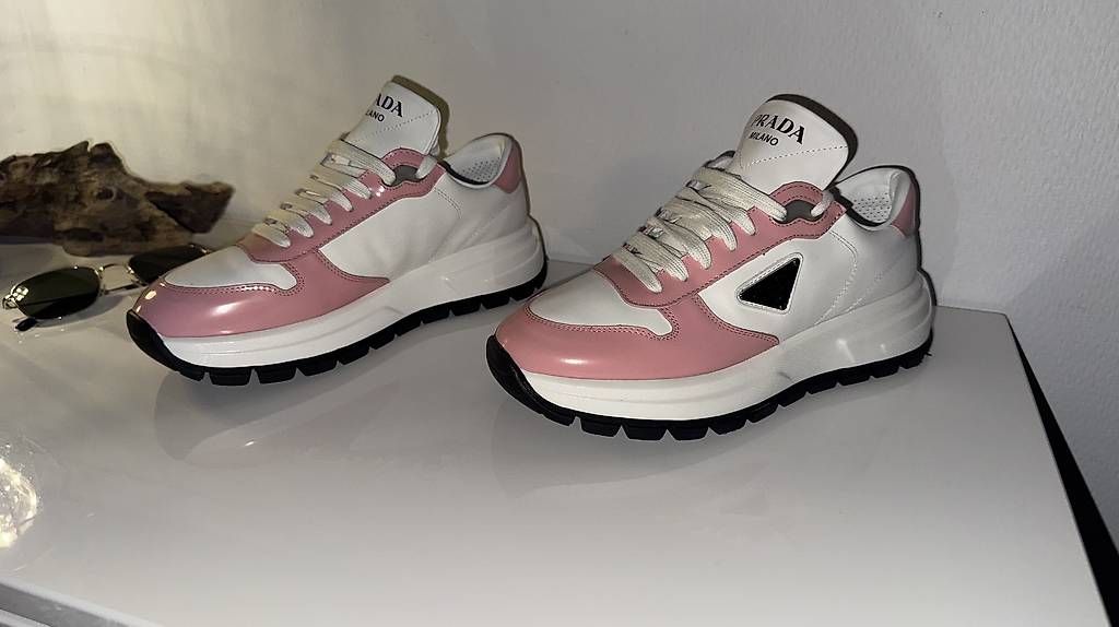 Prada Damenschuhe: Prada Schuhe – Gebraucht aus Kloten von gep_d8yj 2