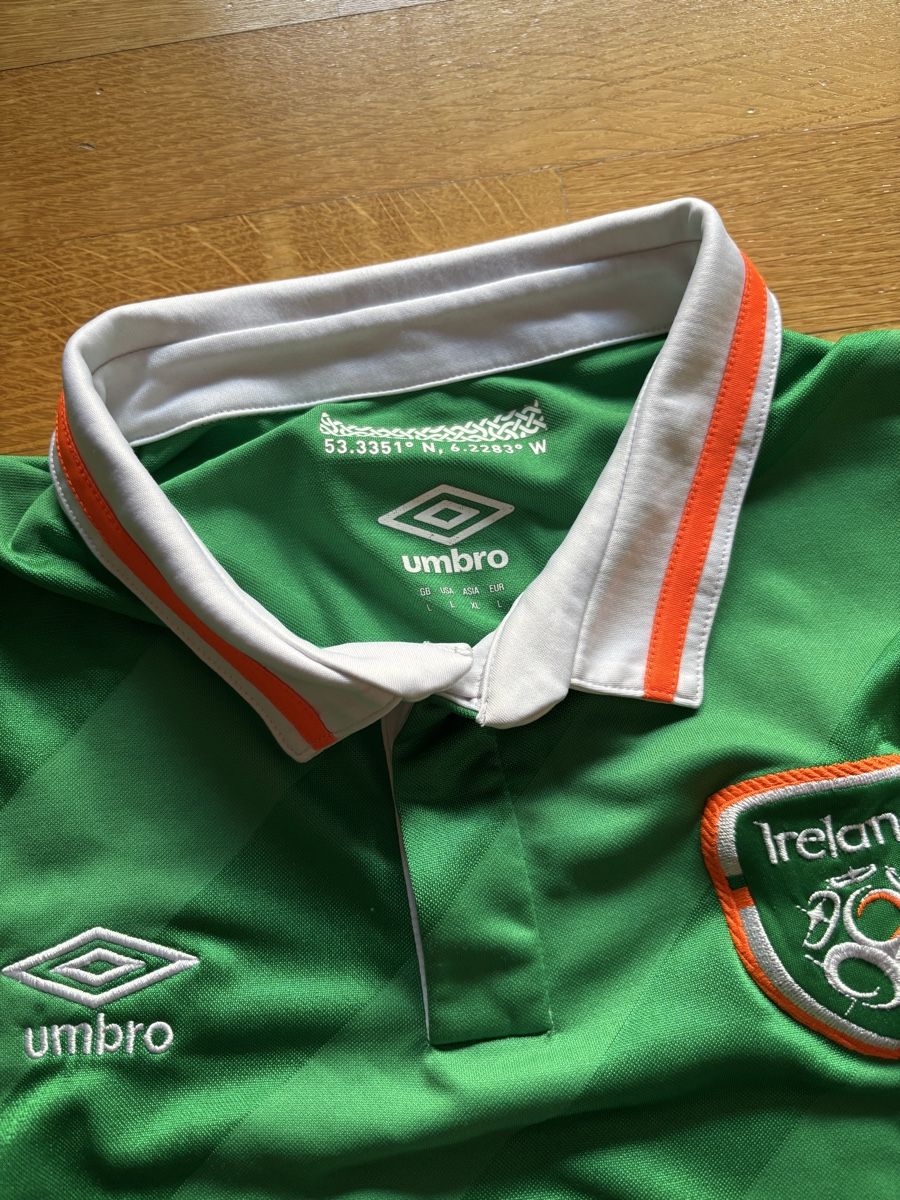 Umbro Canottiere & Pantaloni: Fussballtrikot Irland Umbro Grösse L – Usato da Winterthur venduto da Domihofmann 2