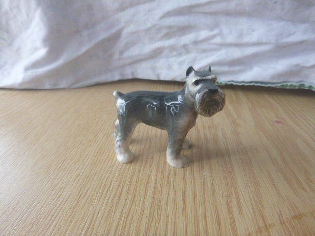 Statuette: Porzellan Schnauzer Figuren – Usato da Neu St. Johann venduto da Isputnik 1