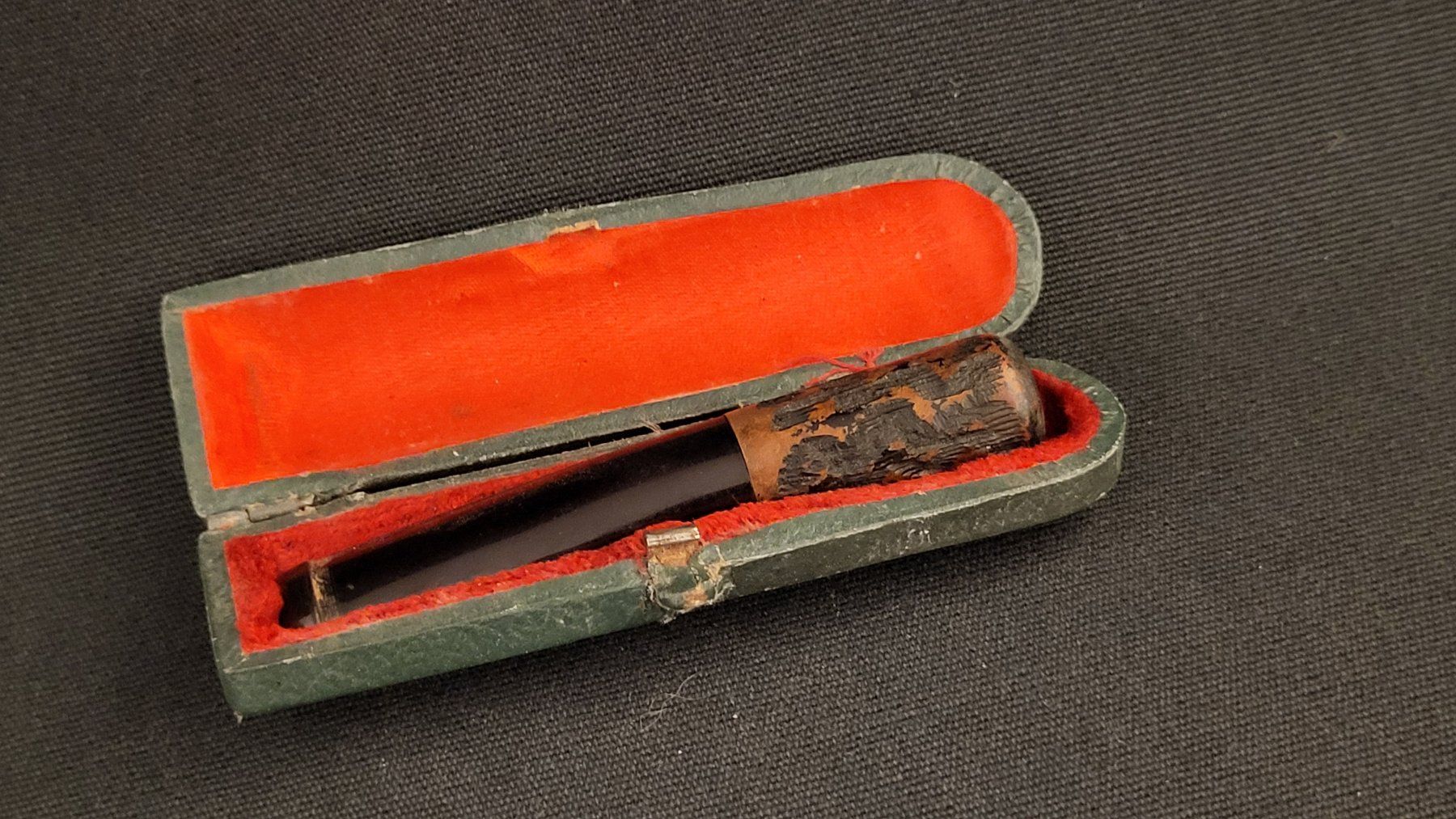 Statuette: Zigaretten-Spitze im Etui – Usato da Basel venduto da spinne02
