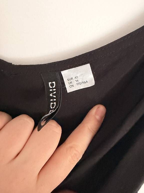 Vestiti: kurzes H&M Kleid – Usato da Neuenegg venduto da sina.lndr 2